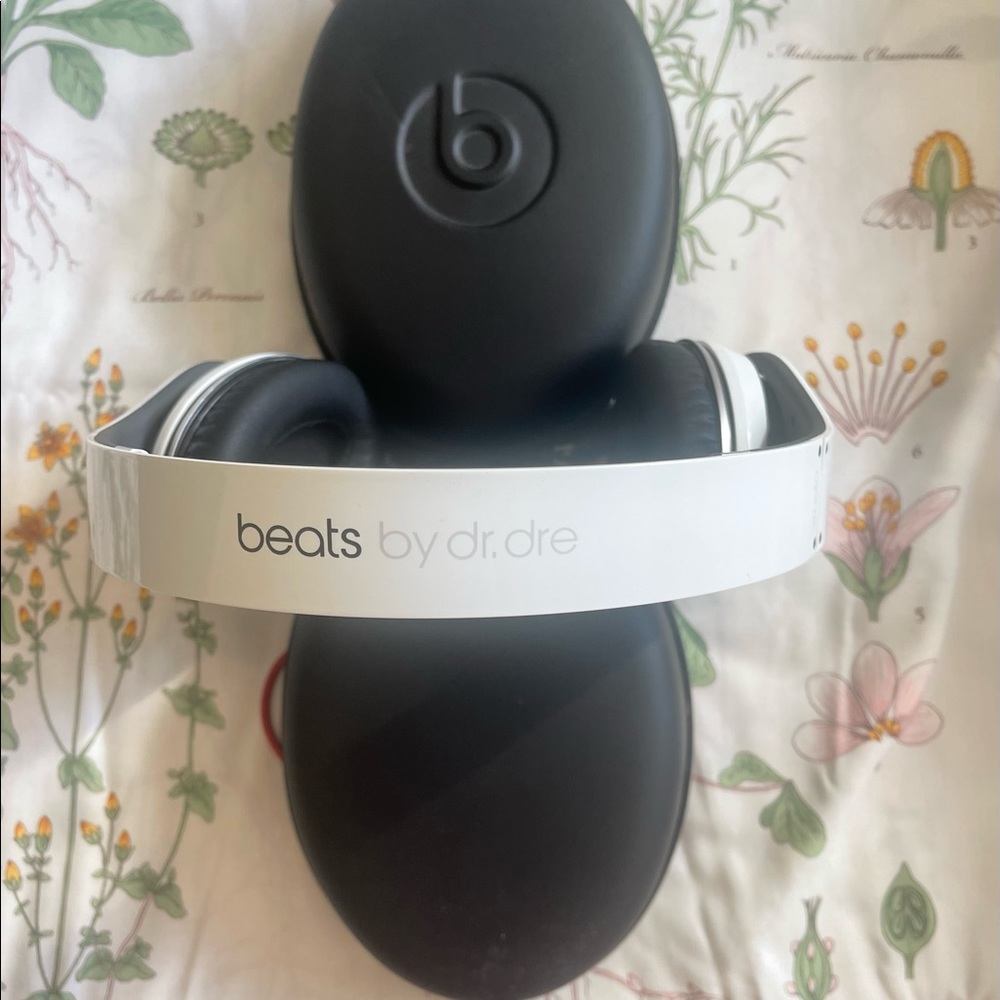 Headphones, beats by Dre